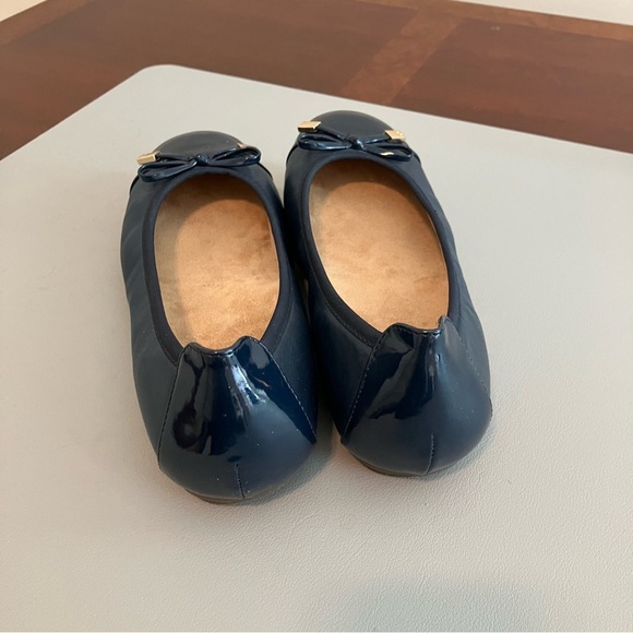 Vionic Spark Minna Ballet Flats in Navy Blue Size 6 Shoes - Picture 4 of 10